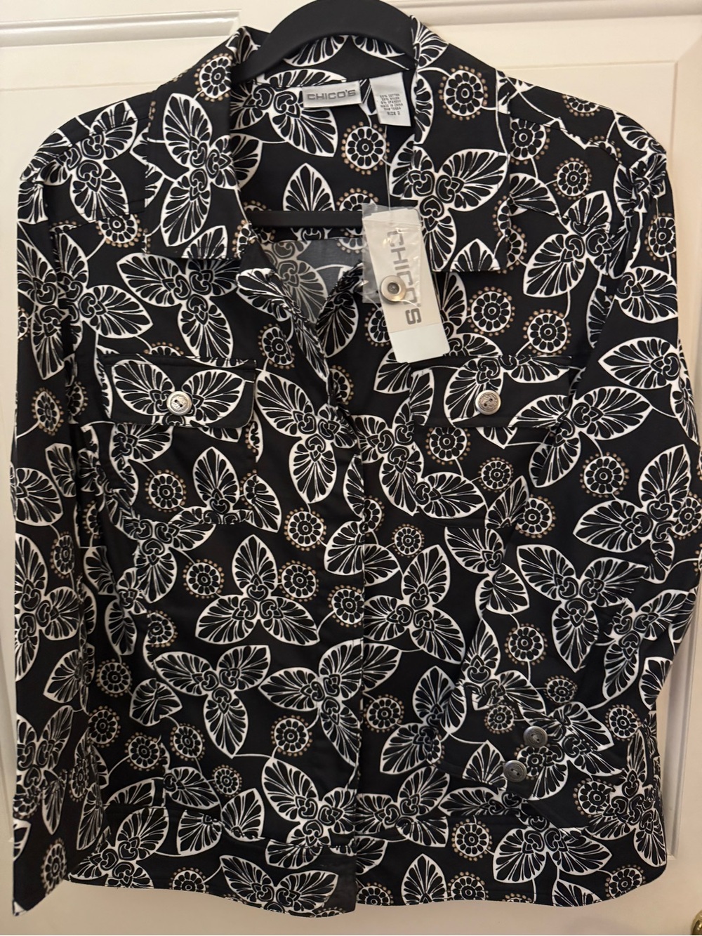 Chico's Black, White and Tan Floral Button-Front Jacket Chico’s size 2 **NWT**